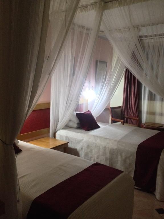 J Residence Motel Entebbe Værelse billede