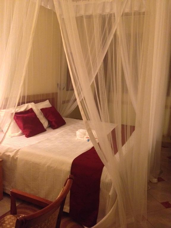 J Residence Motel Entebbe Værelse billede