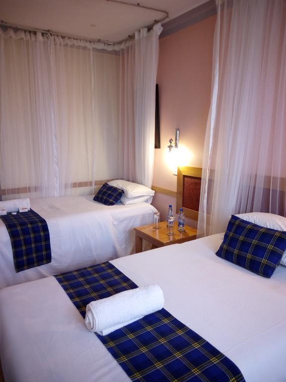 J Residence Motel Entebbe Eksteriør billede