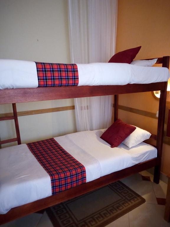 J Residence Motel Entebbe Eksteriør billede